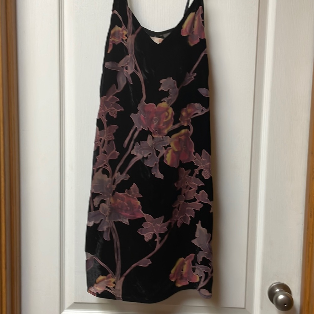 Black velvet swing shift dress